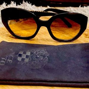Vince Camuto animal print sunglasses